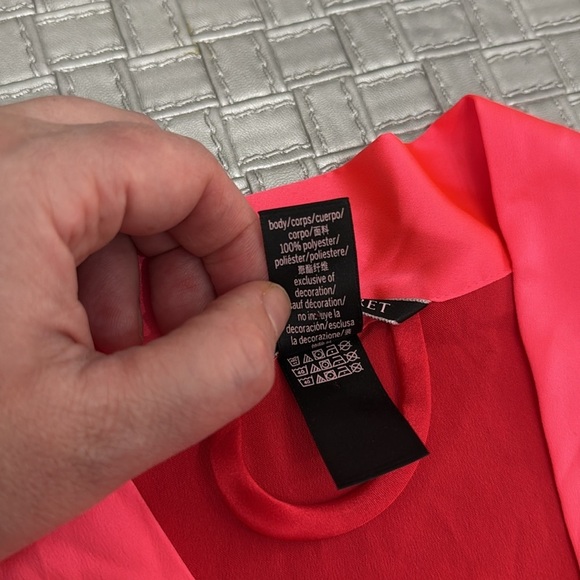 VICTORIA’S SECRET red satin robe with pink trim size xs/s - Picture 3 of 7